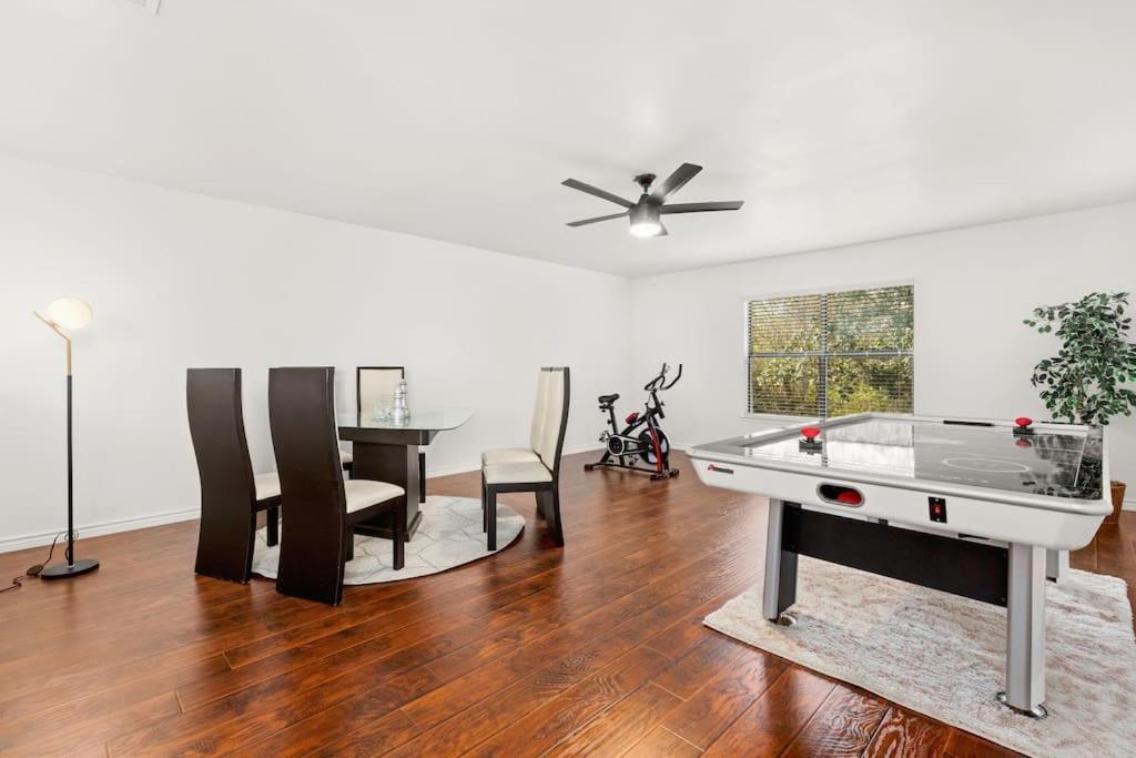 5 Bedrooms With Chefs Kitchen 2 Masters Room And Game Lounge San Antonio Exterior photo